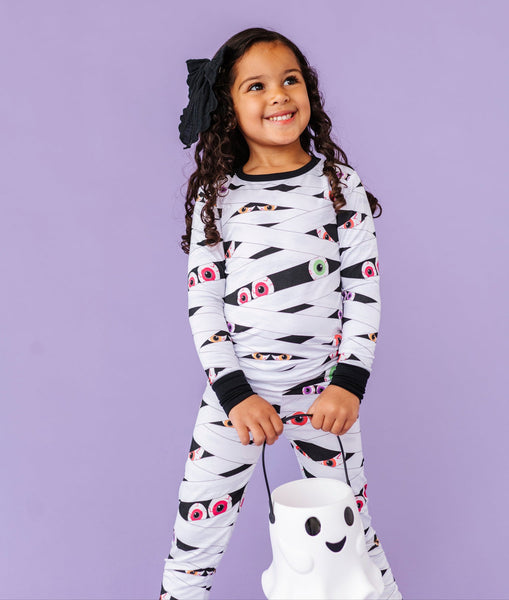 Bates Glow-In-The-Dark  2 Piece Pajamas