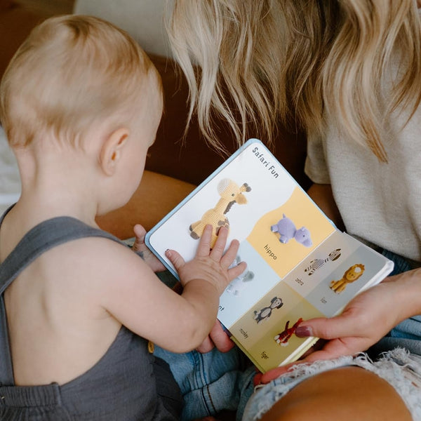 First Words with Cute Crochet Friends - Lion