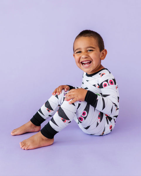 Bates Glow-In-The-Dark  2 Piece Pajamas