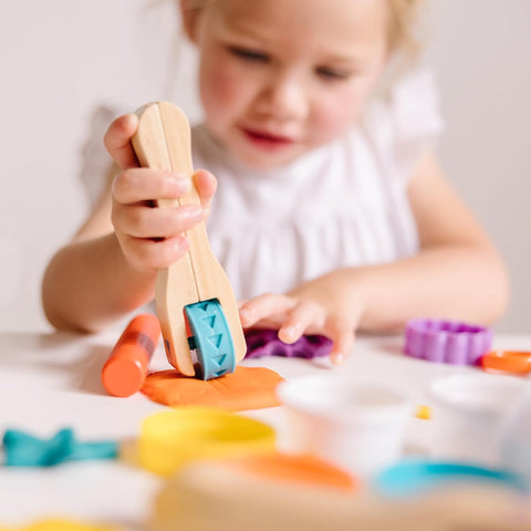 MD  Cut, Sculpt & Roll Modeling Dough Kit