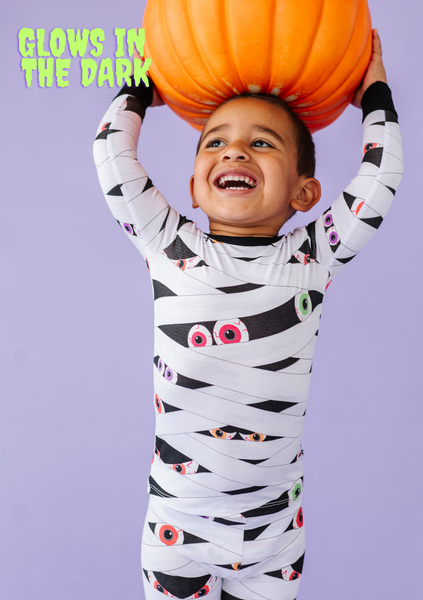 Bates Glow-In-The-Dark  2 Piece Pajamas
