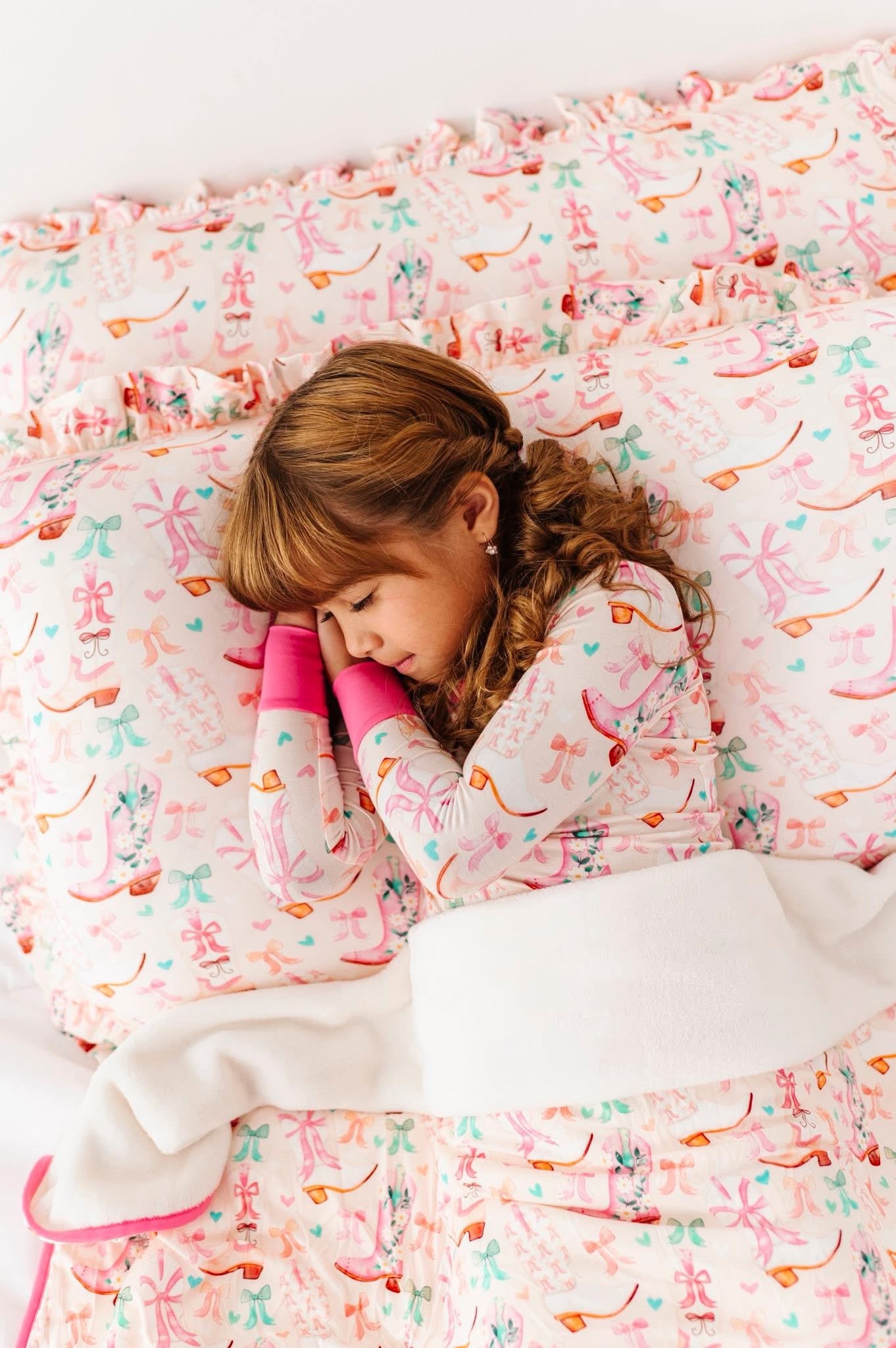 Dolly Plush Toddler Blanket