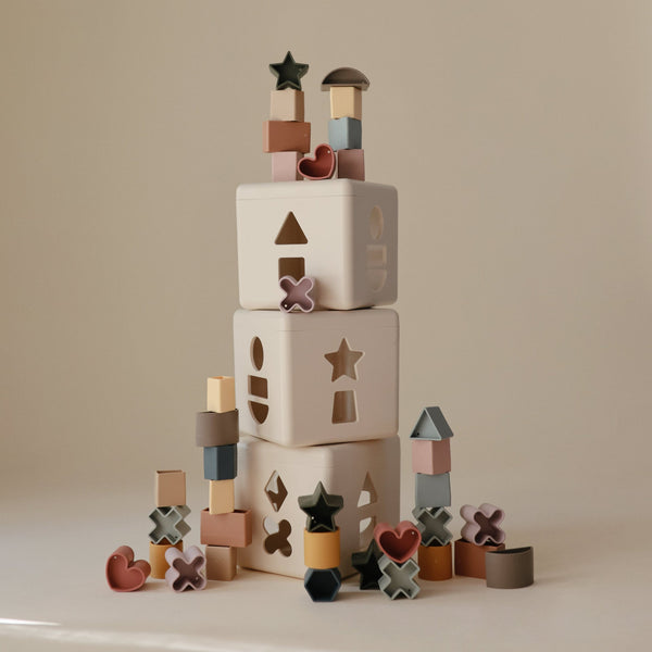 Mushie Shape Sorting Box - Tan
