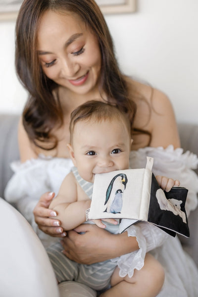 Crinkle Book Made with Organic Cotton - Polar Bear