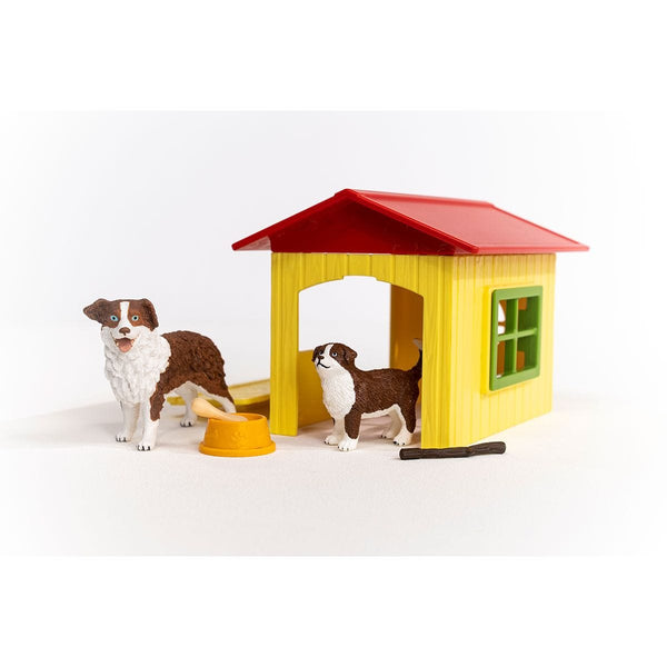 Farm World Friendly Dog House 42573